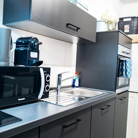 #611 Stilvolle Und Komfortable In 公寓 *