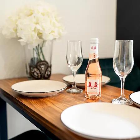 #611 Stilvolle Und Komfortable In 公寓