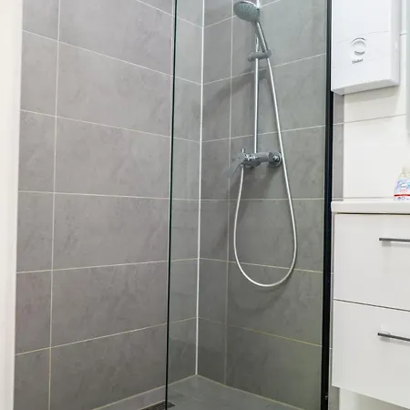 #611 Stilvolle Und Komfortable In 公寓 埃森