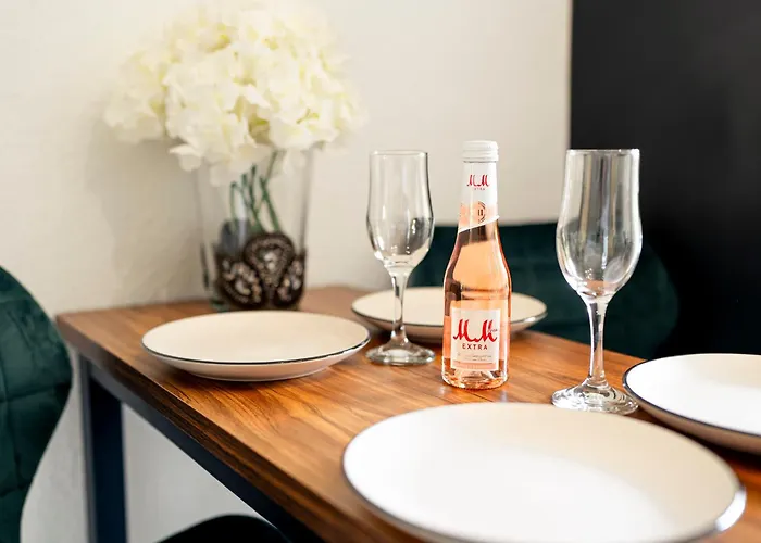 #611 Stilvolle Und Komfortable In Lejlighed